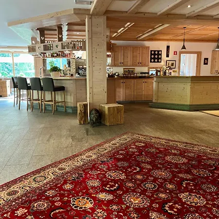 Arnaria Hotel