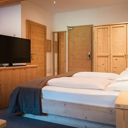 Arnaria Hotel